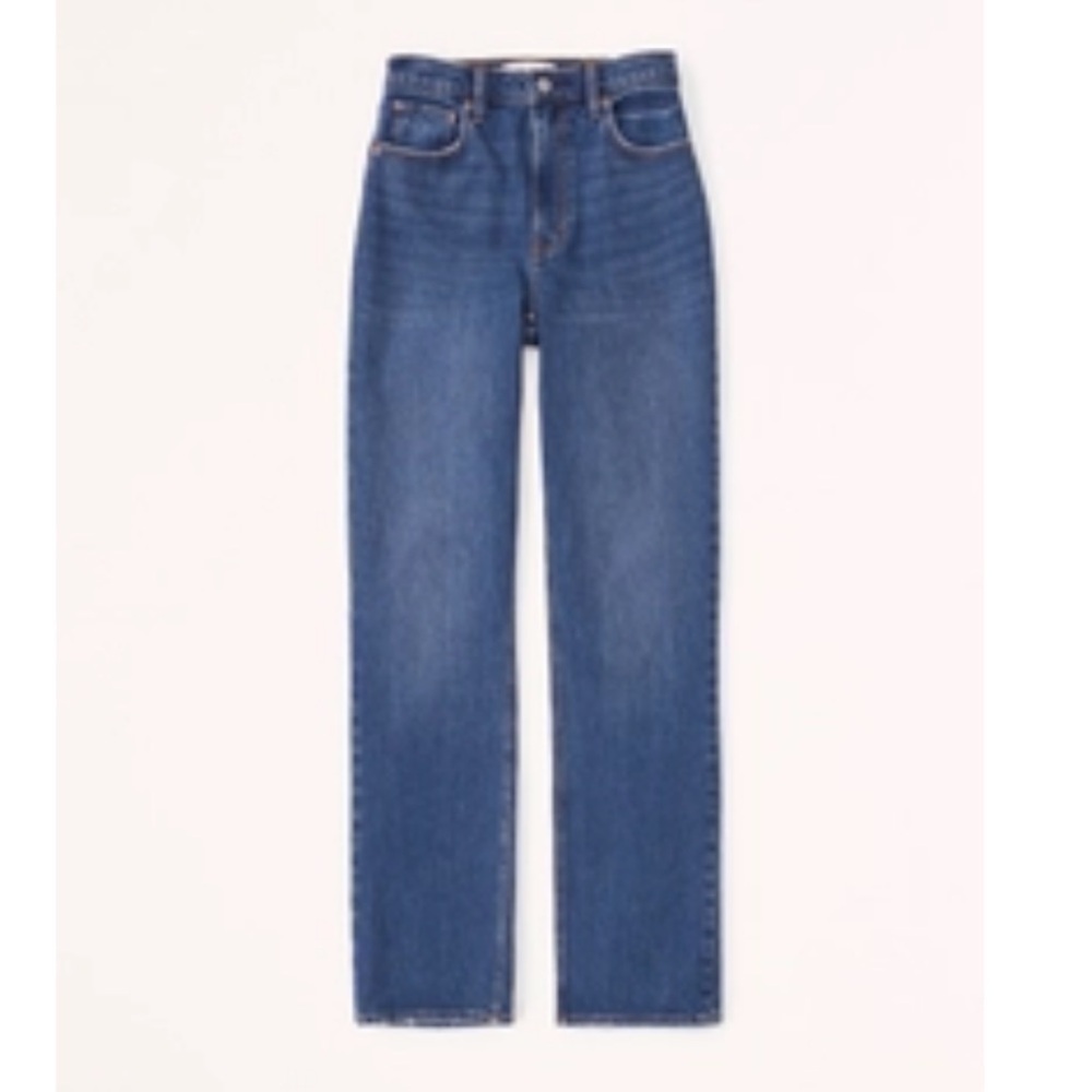 Abercrombie & Fitch Ultra High Rise 90s Straight Jean
Color: DARK